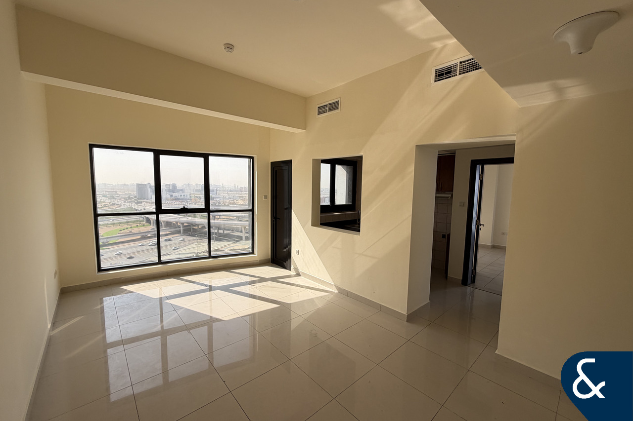 Spacious Layout | Unfurnished | Vacant