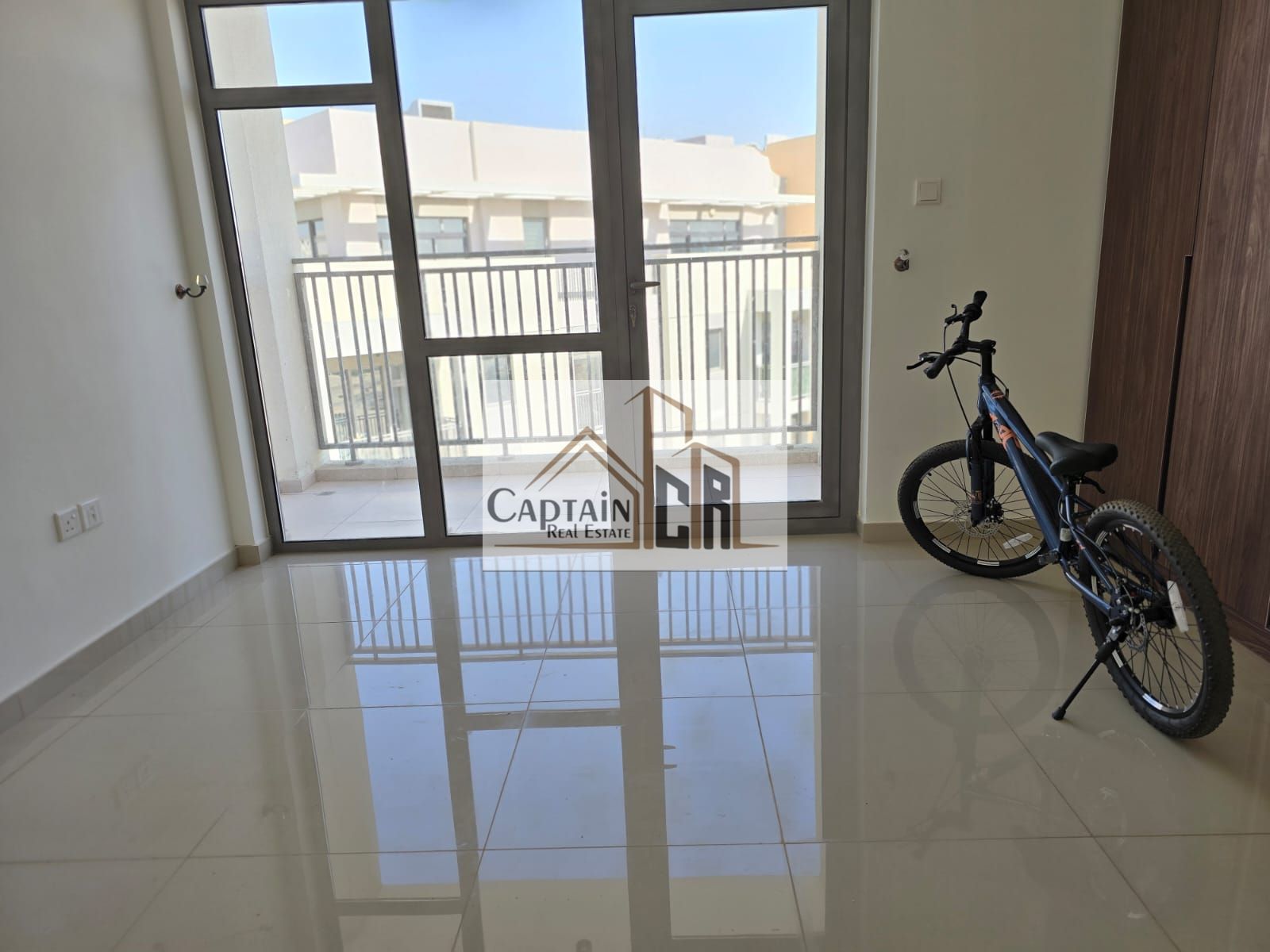 Modern 1BHK Apartment in Waroud5 with Balcony & Beautiful View | 850 Sqft | AED 58K | 4 Cheques