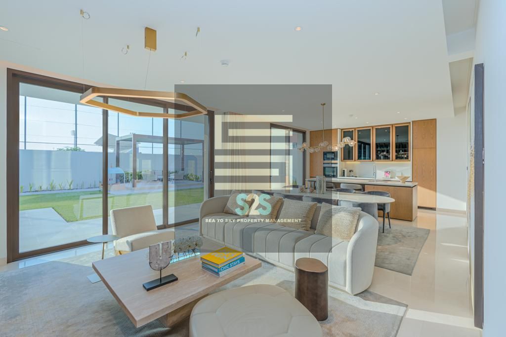 Single Row Villa! Warm Finish! Top-Notch Community