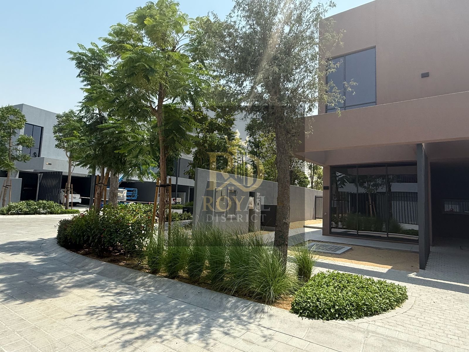 FULLY CORNER | SINGLE RAW | 4 BEDROOMS TOWNHOUSE | CLOSE TO ALL AMENITIES | SUPER PRIME LOCATION