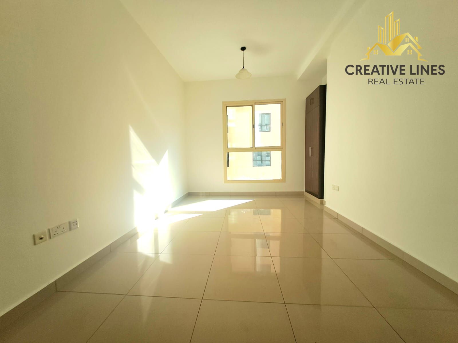 Fully Family | Studio | All Amenities | Near to School| Near To Pond park