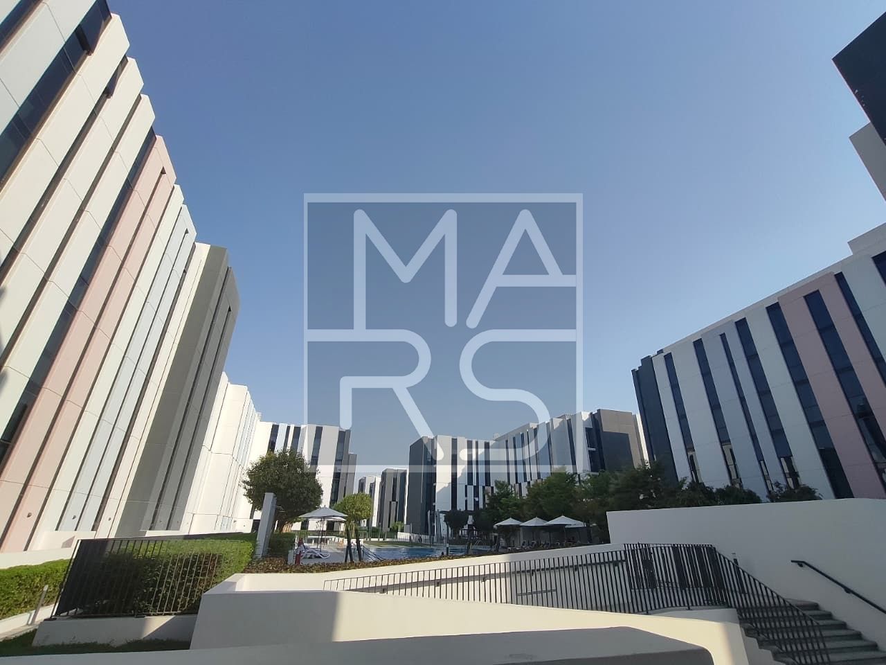 Luxury Fully Furnished 1BR | 2 Bath | 780 Sqft