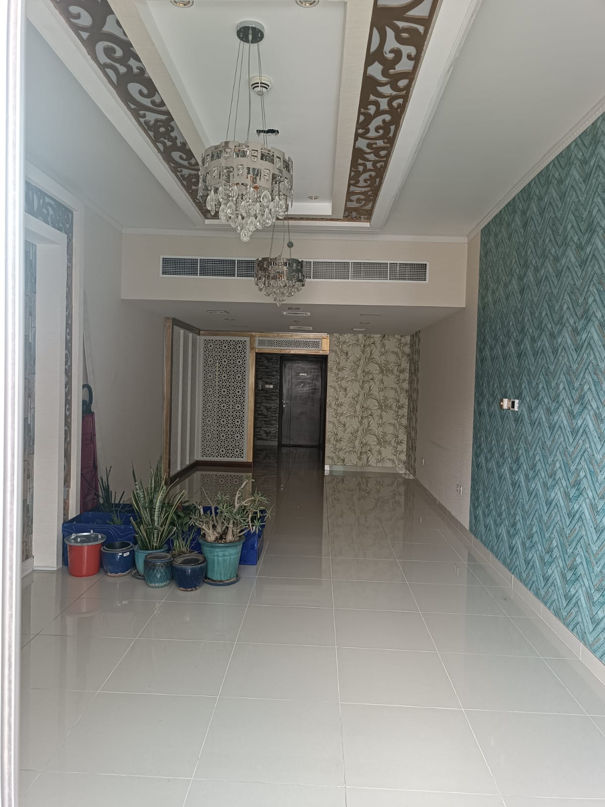 3 BEDROOM HALL + MAIDROOM WITH FACILITIES IN BUR DUBAI