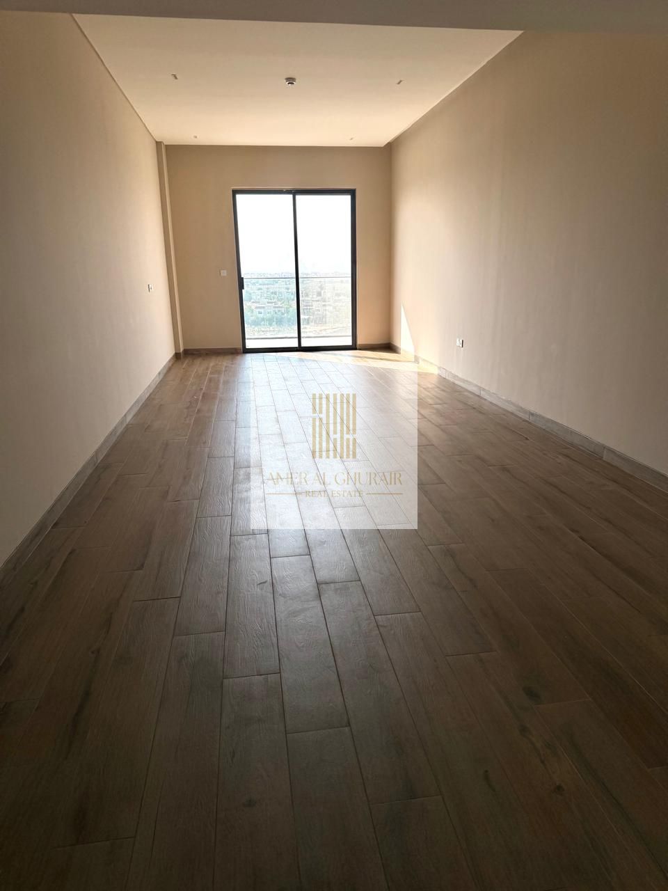 Closed & Fitted Kitchen | Many Units Now