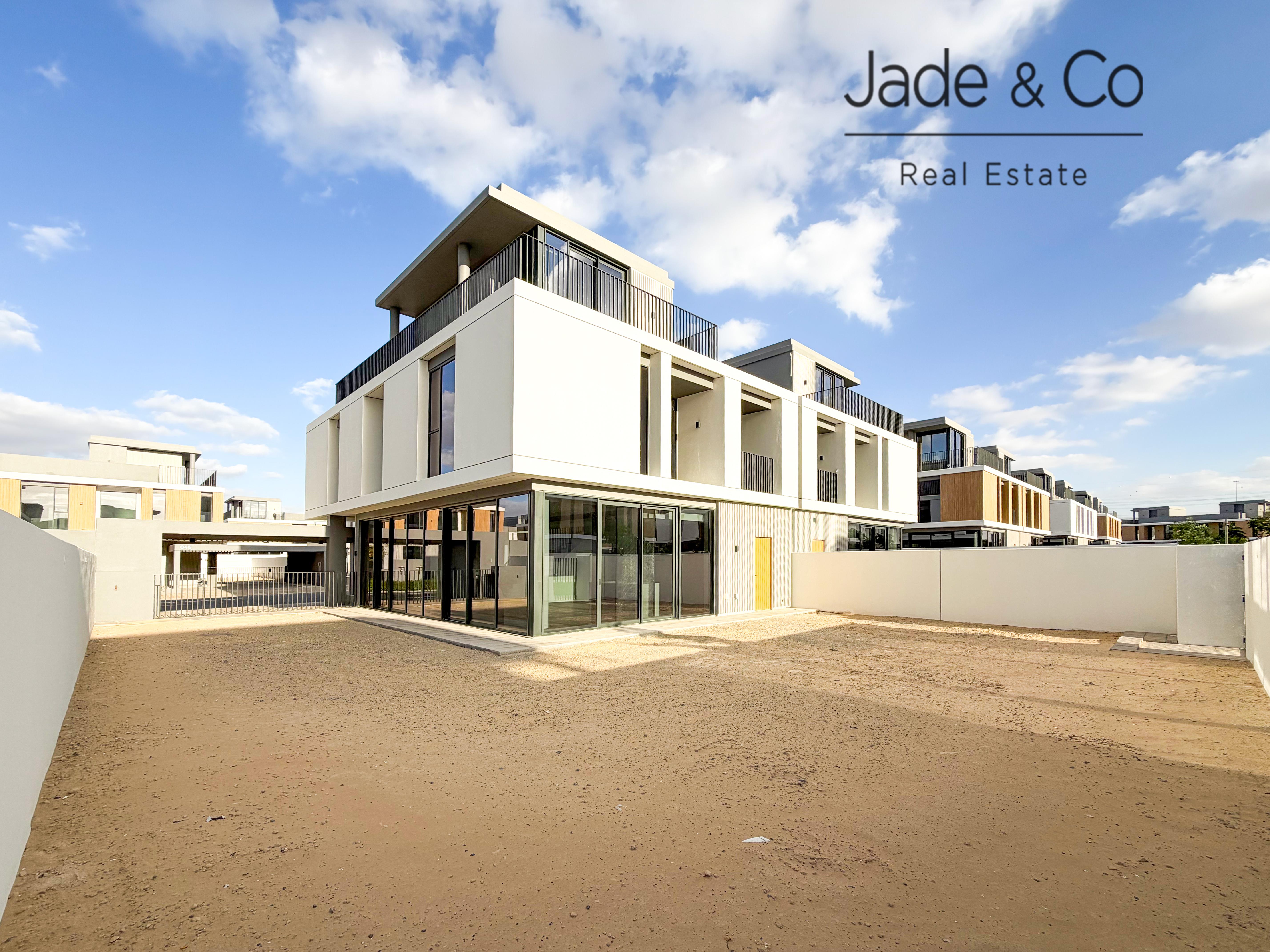 Community Expert | Brand New Vacant | Key In Hand