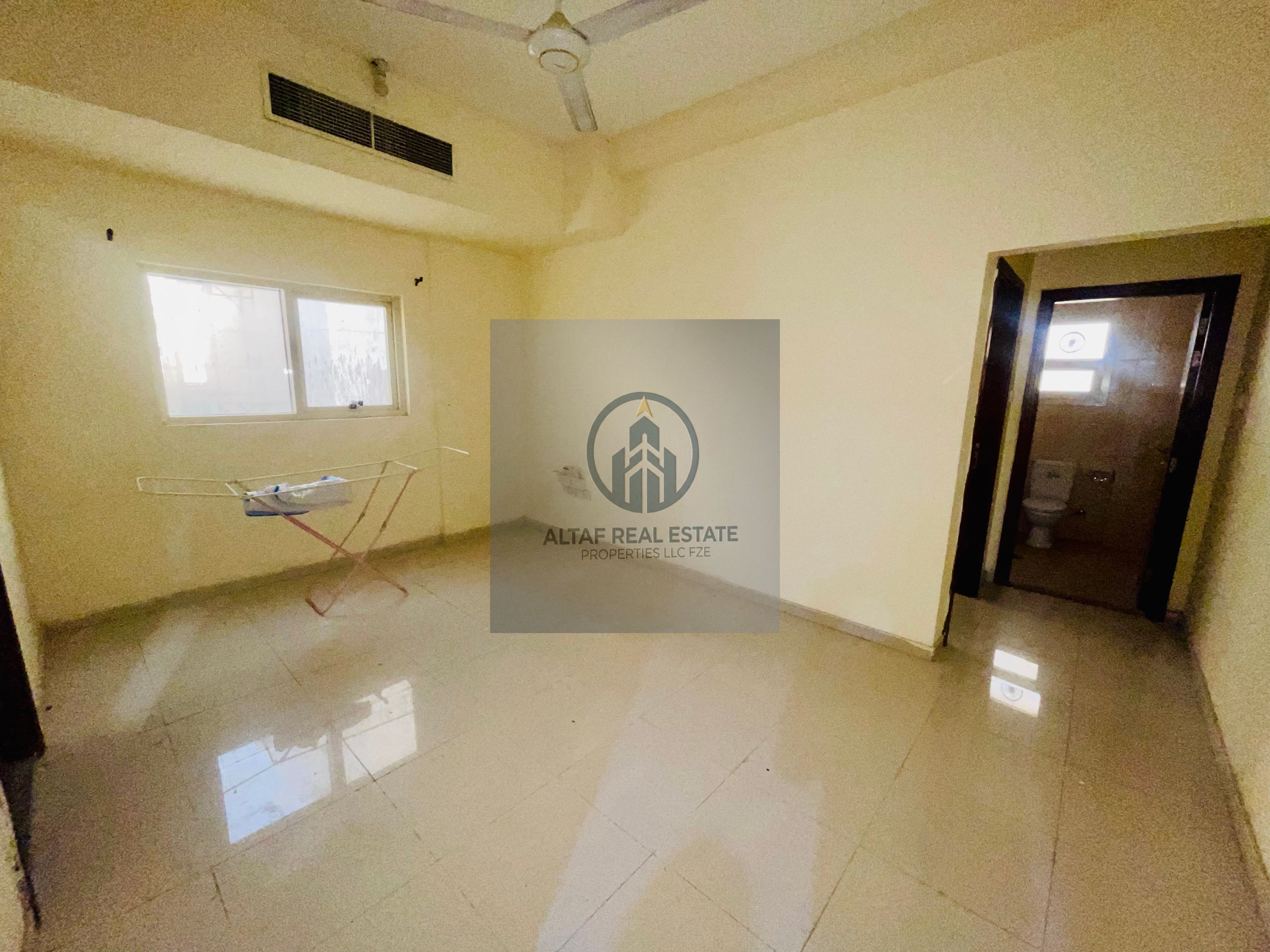 Ready to Move 1BHK Near Mubarak Centre With Central AC