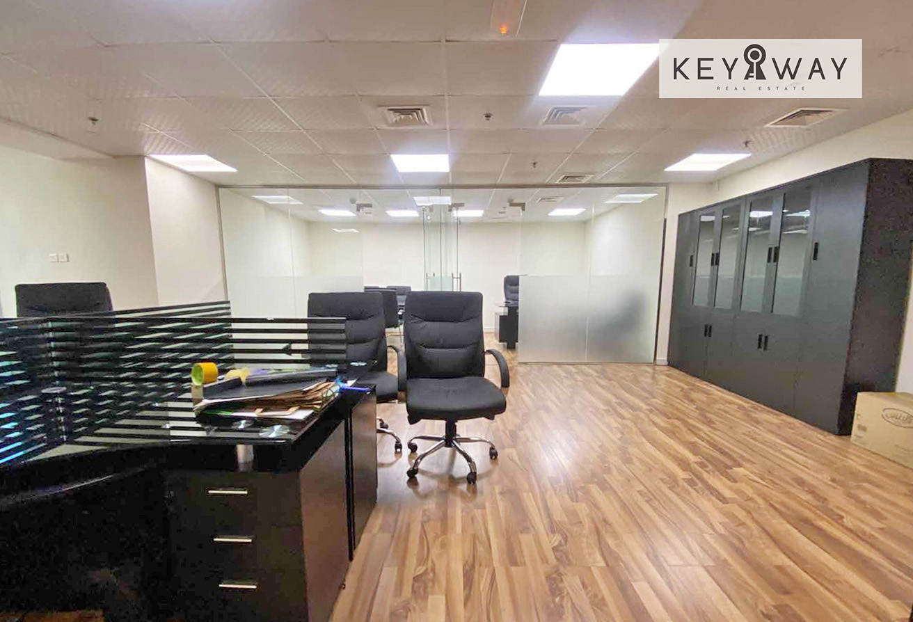 On metro | High Floor | Vacant | Landmark Views