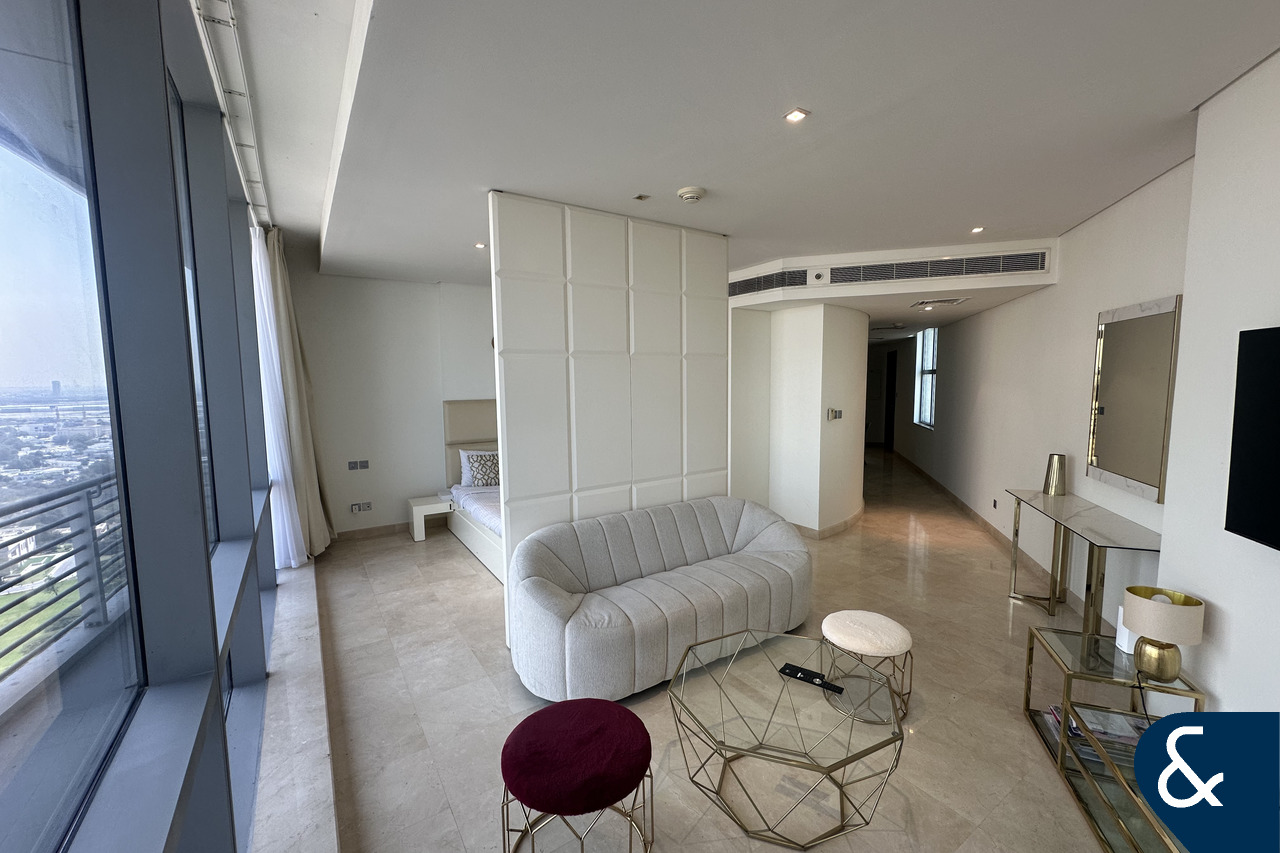 Large Studio | Balcony | Furnished | 1 Bath
