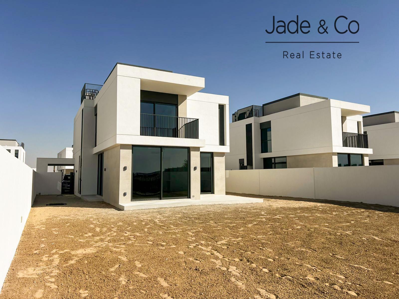 Community Expert | Golf Course View | Brand New