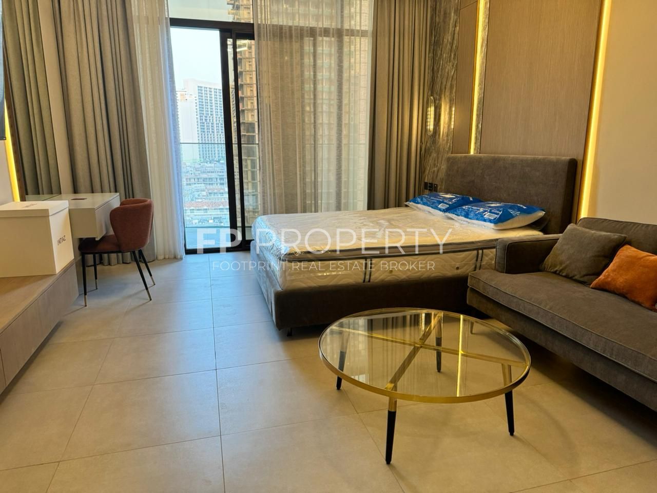 BRAND NEW FULLY FURNISHED / LUXURY LIFE STYLE