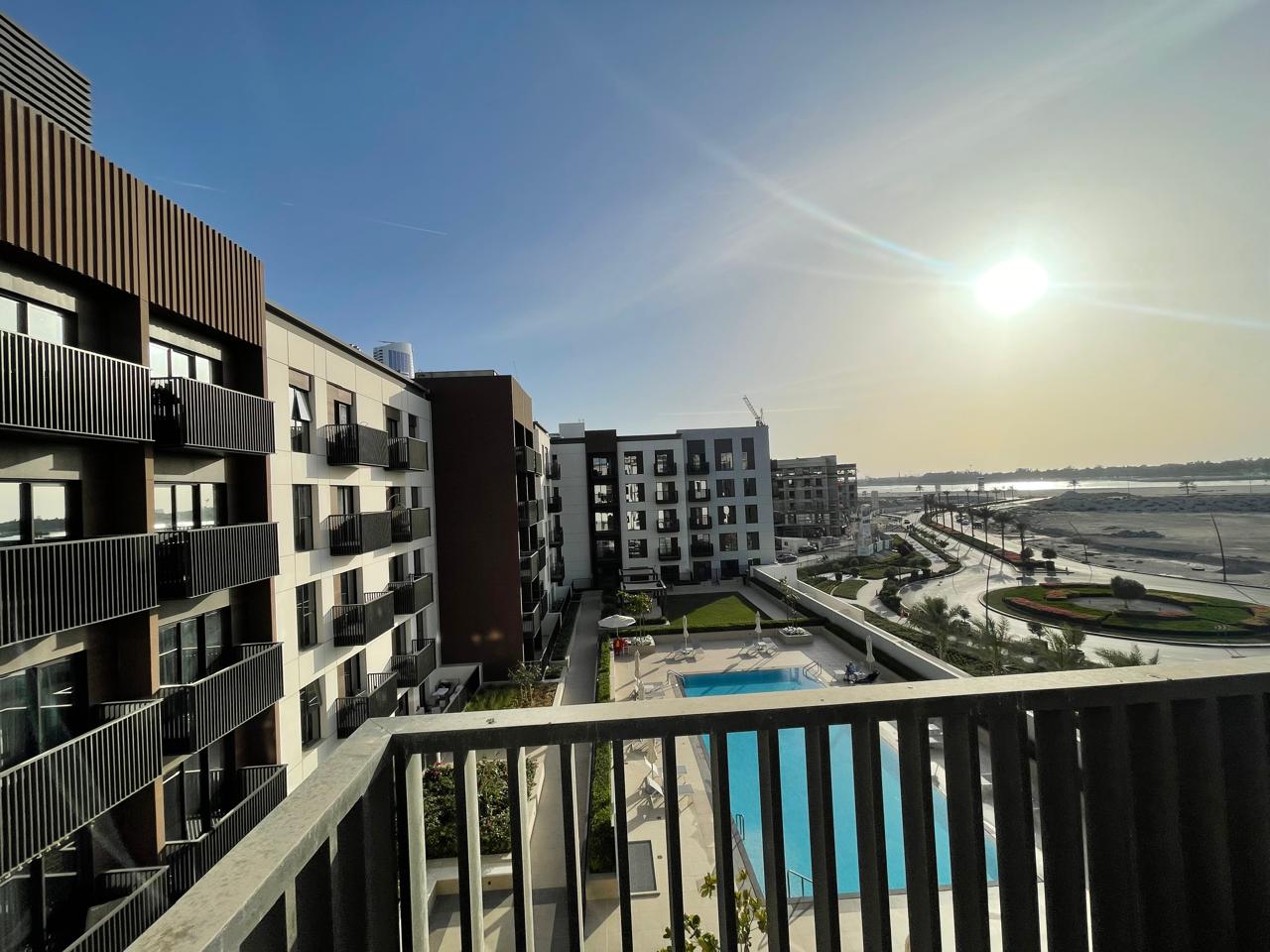 Balcony with free parking, free gym and swimming pool, built-in wardrobes, and very spacious layout with luxury finishing. Located in a vibrant area