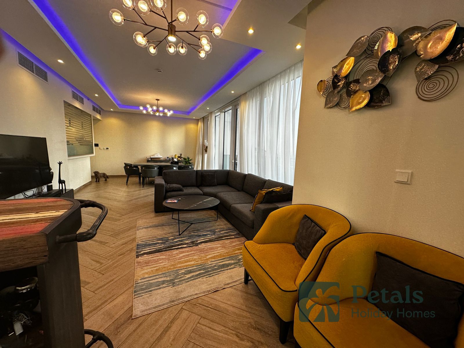 Skyline Sophistication – Short-Term Stay at 1 Residences, Al Kifaf