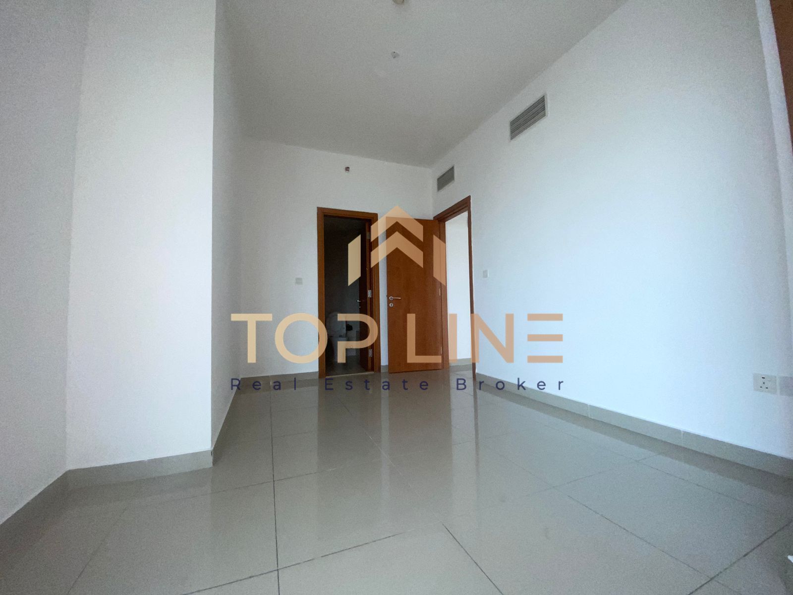 Well Maintained | Lake View | Balcony, Parking
