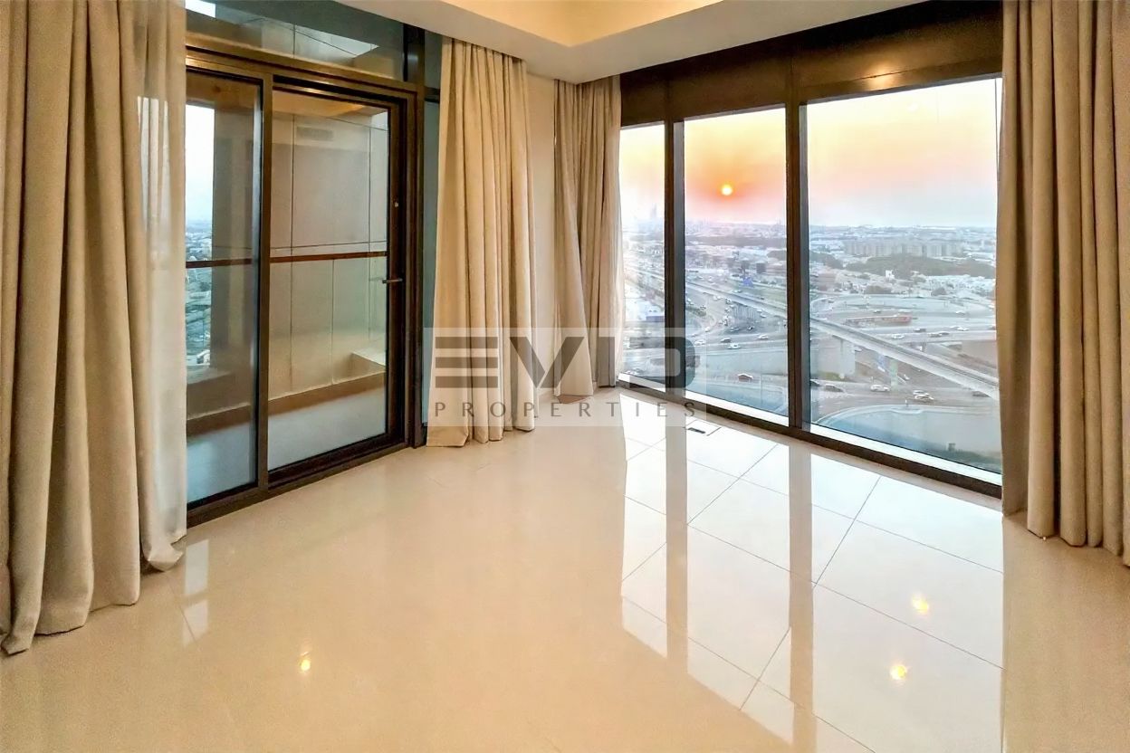 PRIME CANAL-VIEW INVESTMENT | HIGH-FLOOR 2-BED | INVESTOR DEAL | STRONG ROI