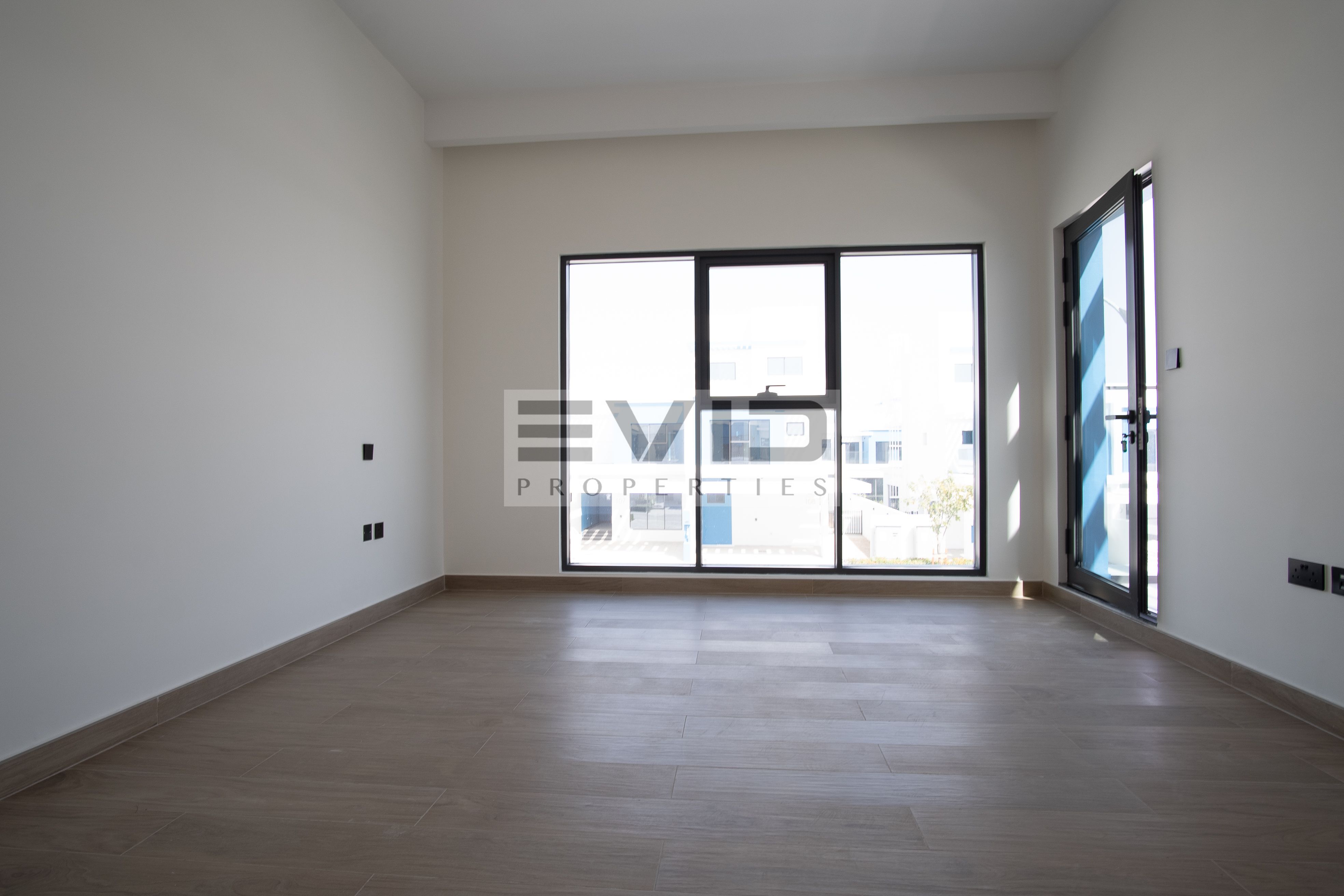Brand New | Single Row | 5BR + Maid | 4 Cheques | For Rent