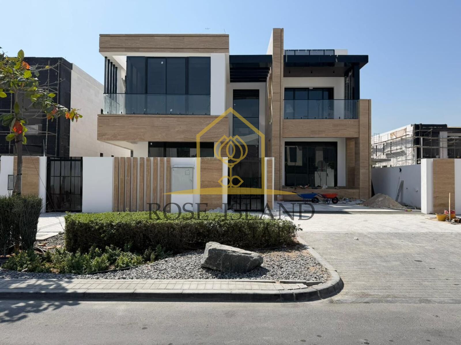 Great Deal|Premium Finishing|Luxurious Facilities