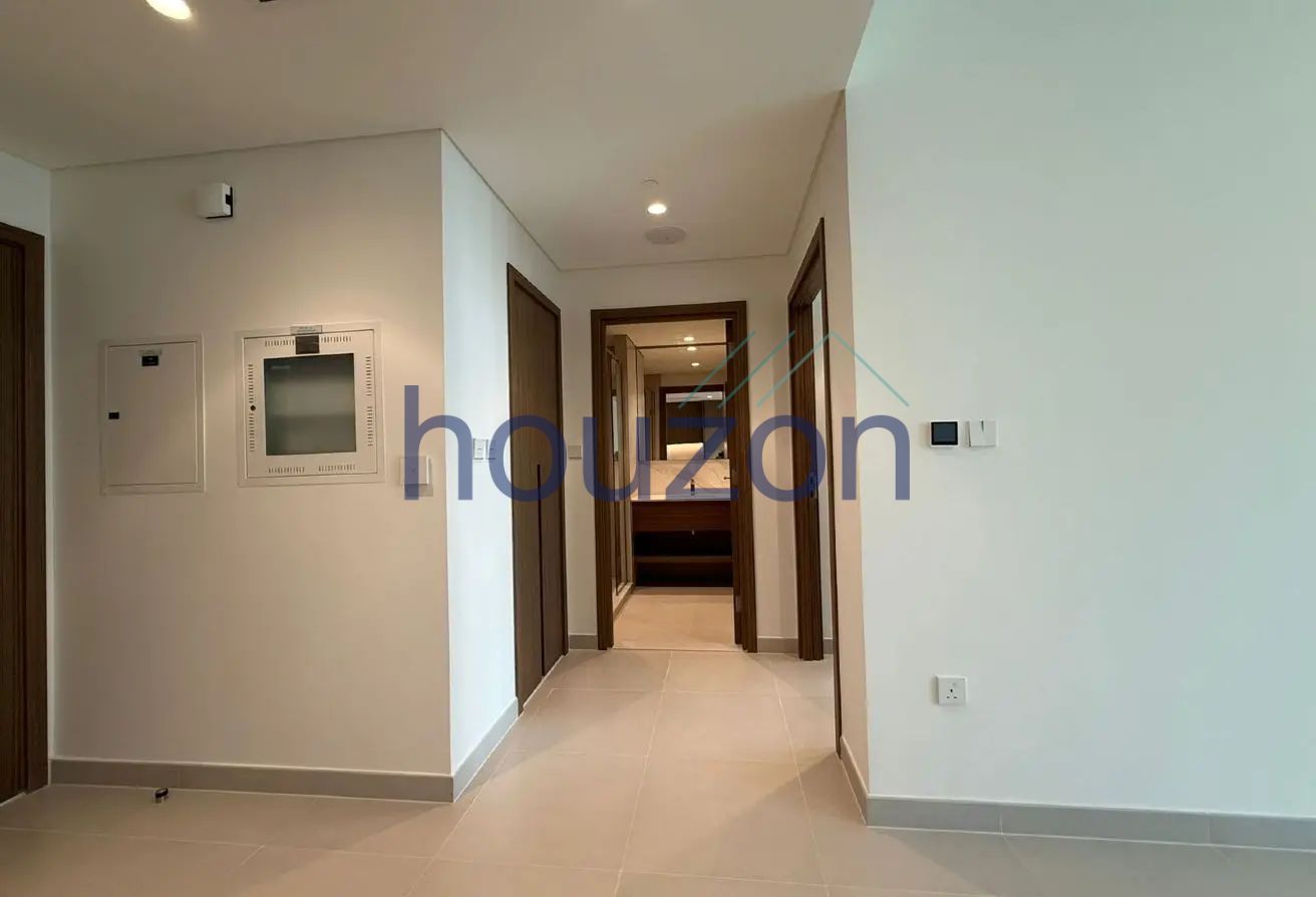 Brand New 1BR | Branded Residence | Vacant