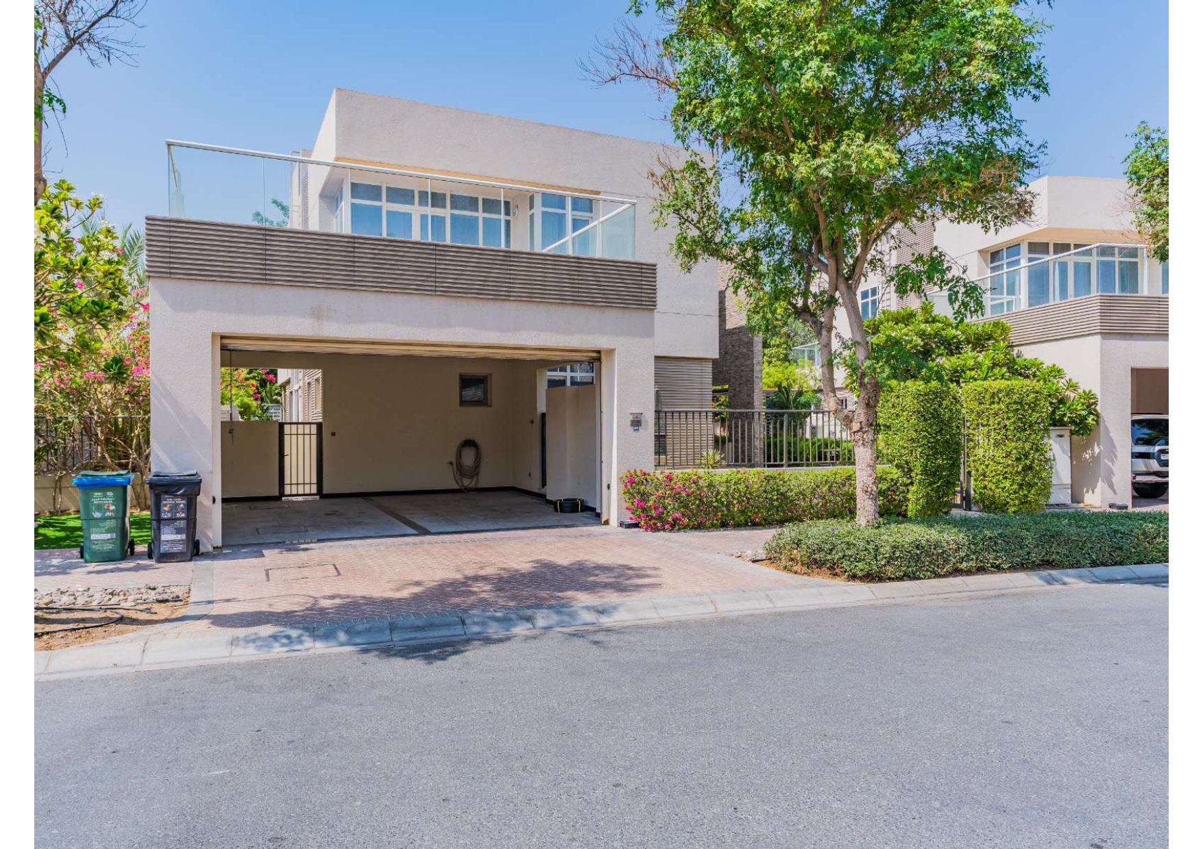 Elegant 5BR Fully furnished Villa | Vacant | Prime DSO Location