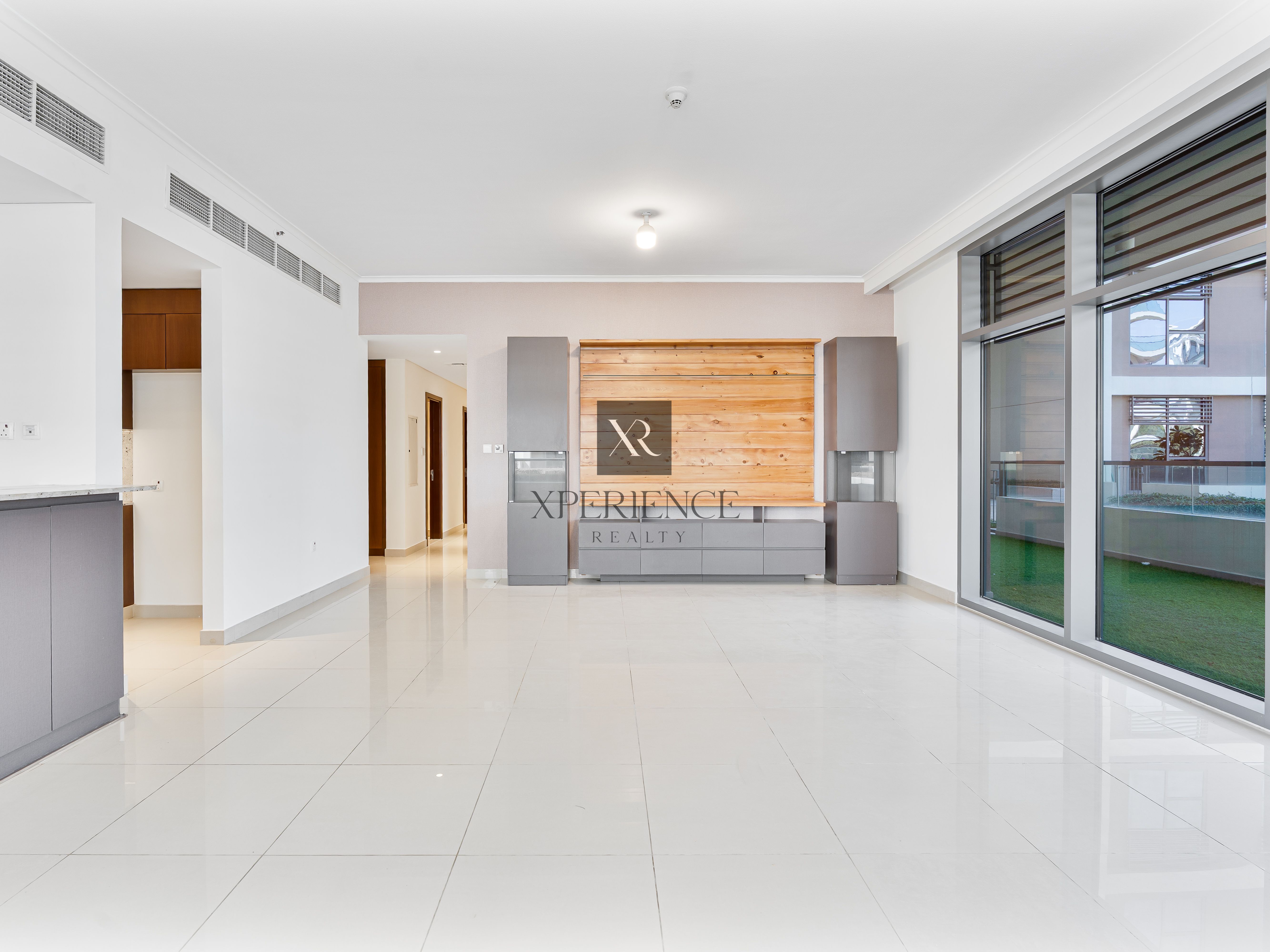 GROUND FLOOR | CORNER UNIT | LARGE TERRACE