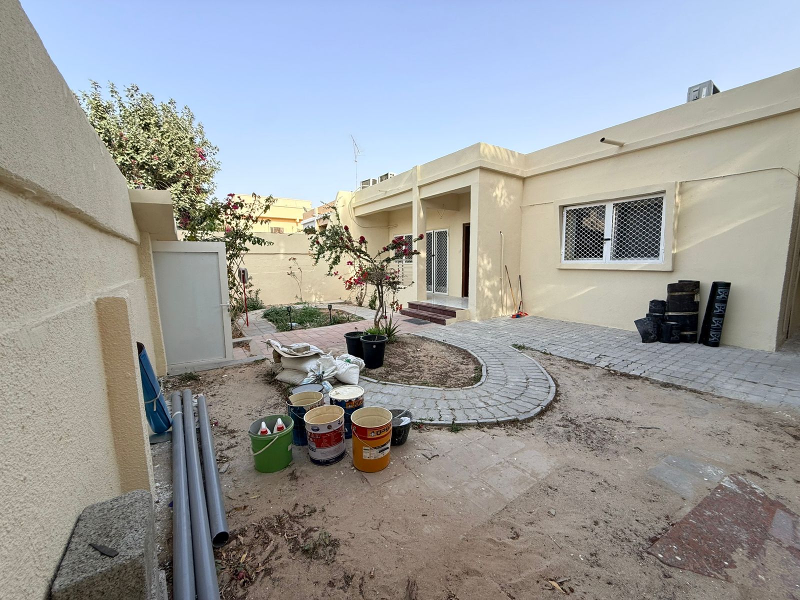 Fully renovated Arabic villa on main road, spacious layout, private garden, maid room, 3 indoor & outdoor parking spaces.