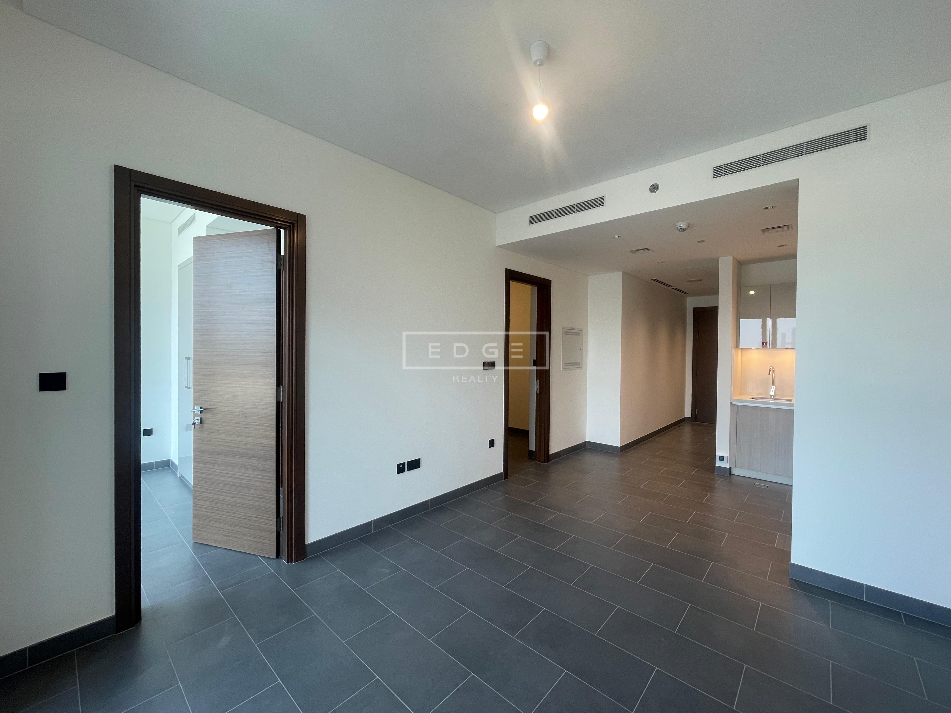SPACIOUS LAYOUT | SKYLINE VIEW | BRAND NEW