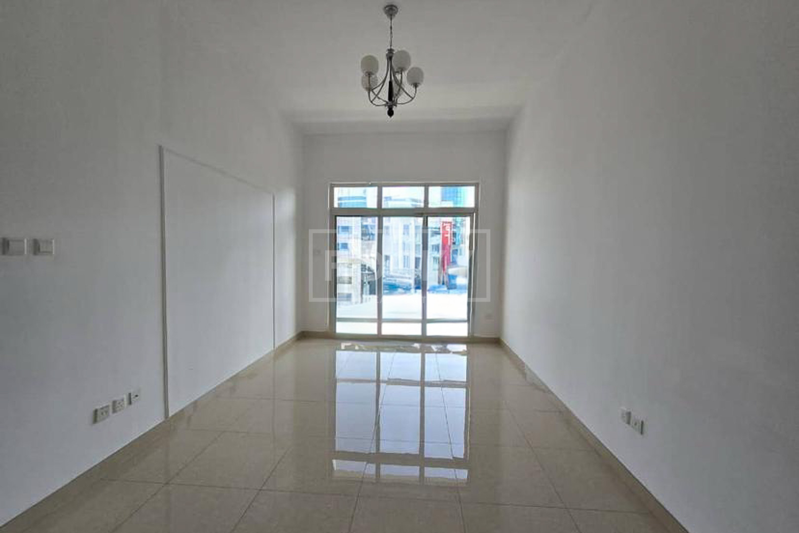 Spacious 2 Bedroom with Balcony | Well Maintained