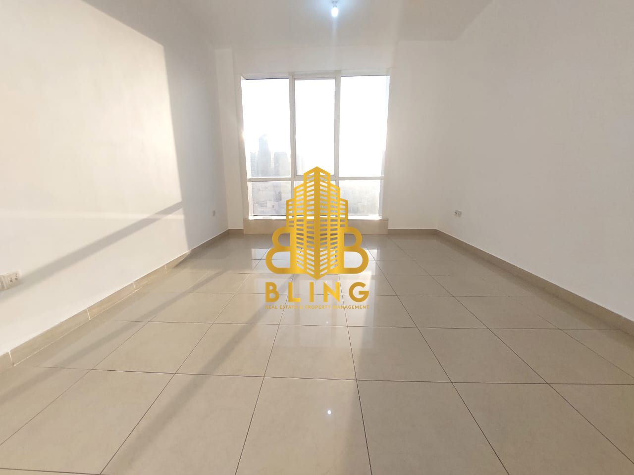 Splendid 2BHK With Closed Kitchen & Spacious Saloon
