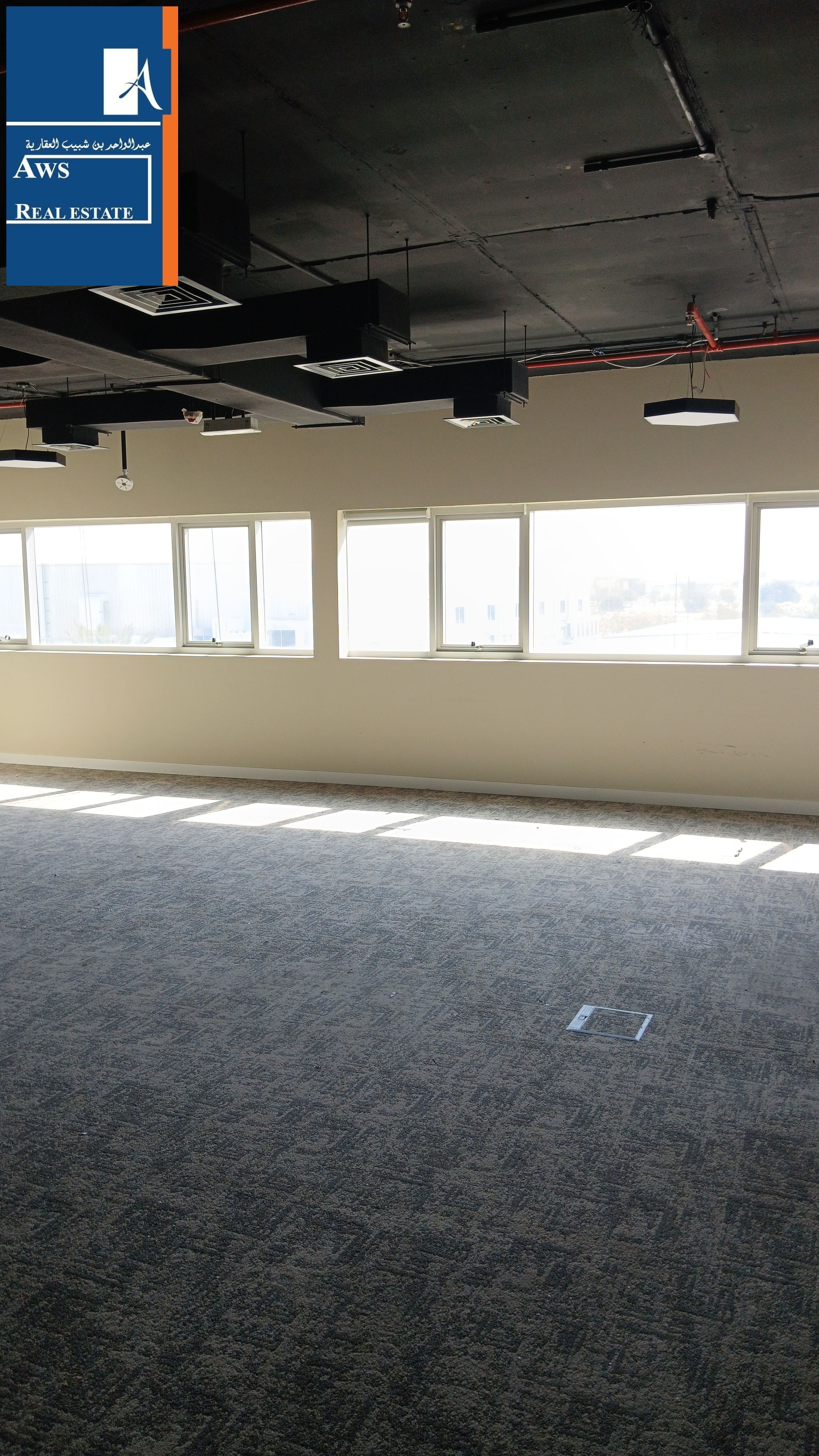 Independent, Spacious Office at Prime Location - Sheikh Zayed Road