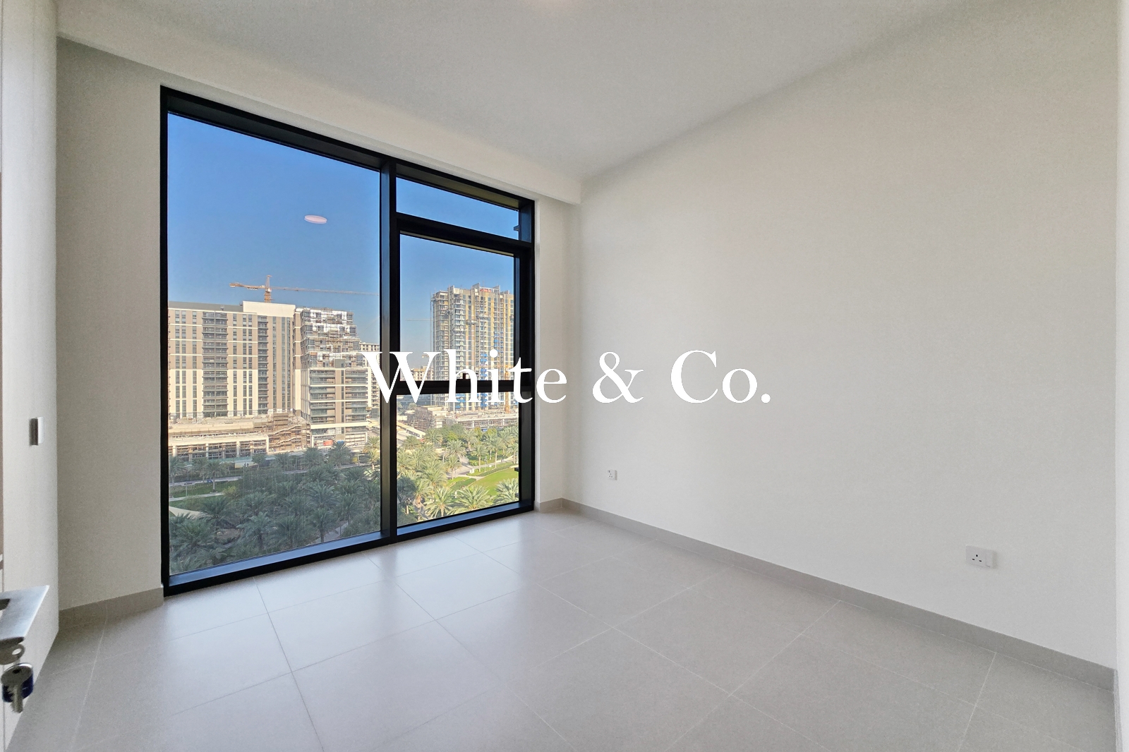HIGH FLOOR | STUNNING VIEW | CHILLER FREE