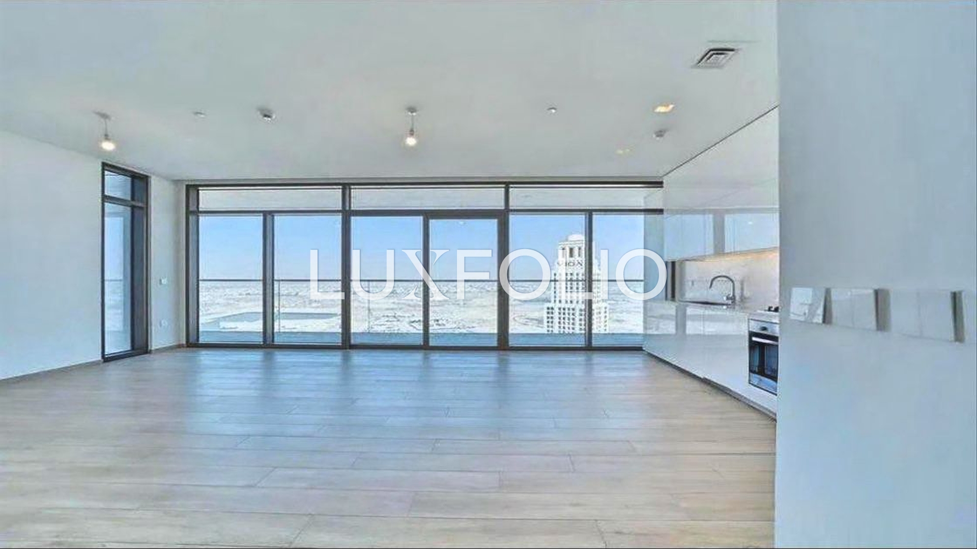 Luxury | Creek View | Maid's Room