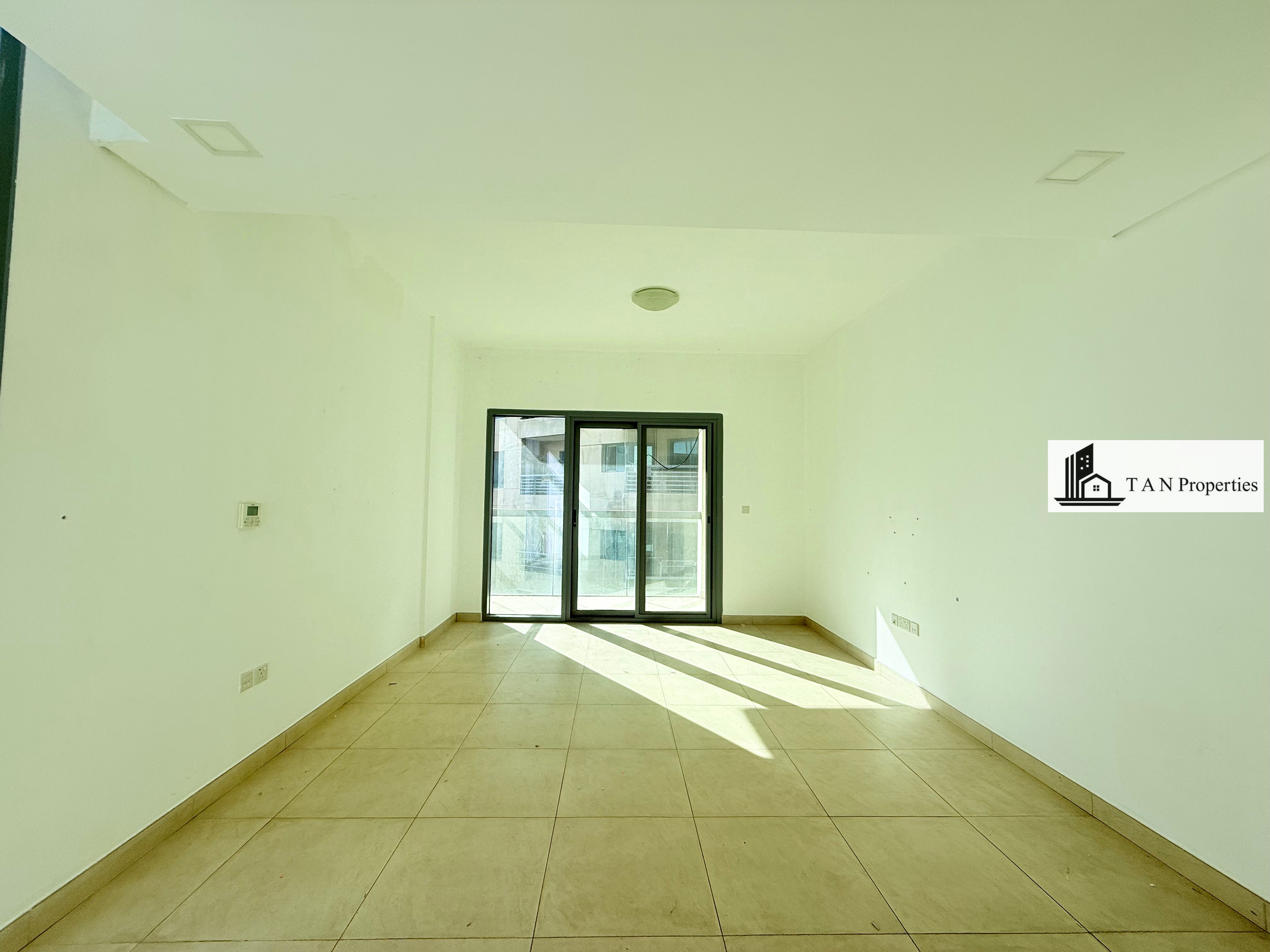 SPACIOUS 2BHK APARTMENT || ELEGANT LAYOUT || BALCONY || PRIMER LOCATION