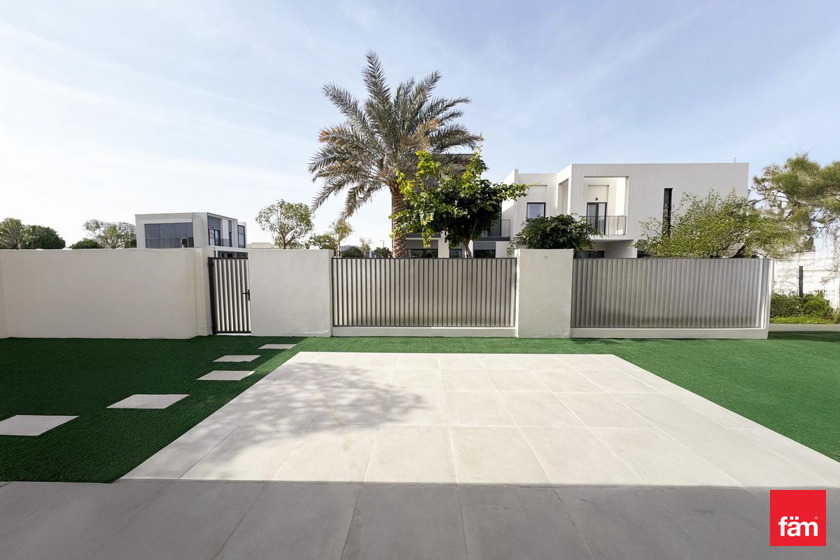 Single Row | Landscaped Garden | Ready To Move In