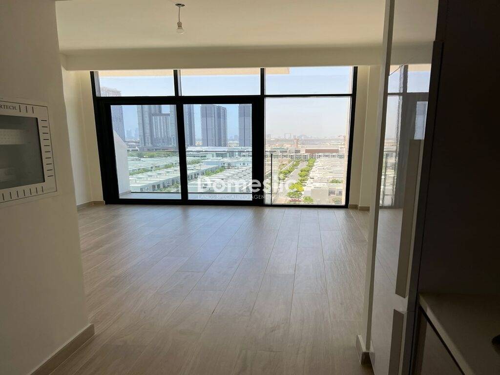FULL LAGOON and Burj Khalifa VIEW | LUXURY STUDIO