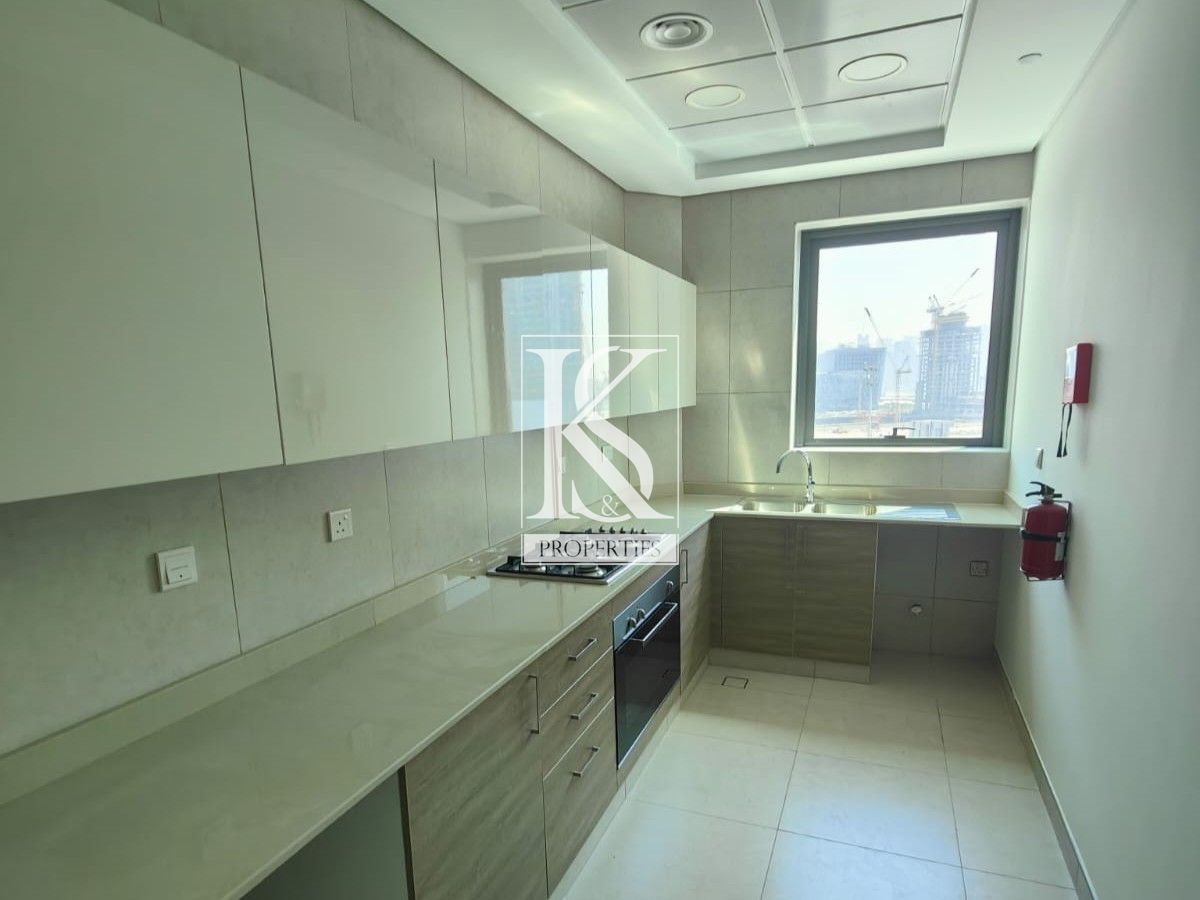 Corner Layout with 2 Balconies | Closed Kitchen