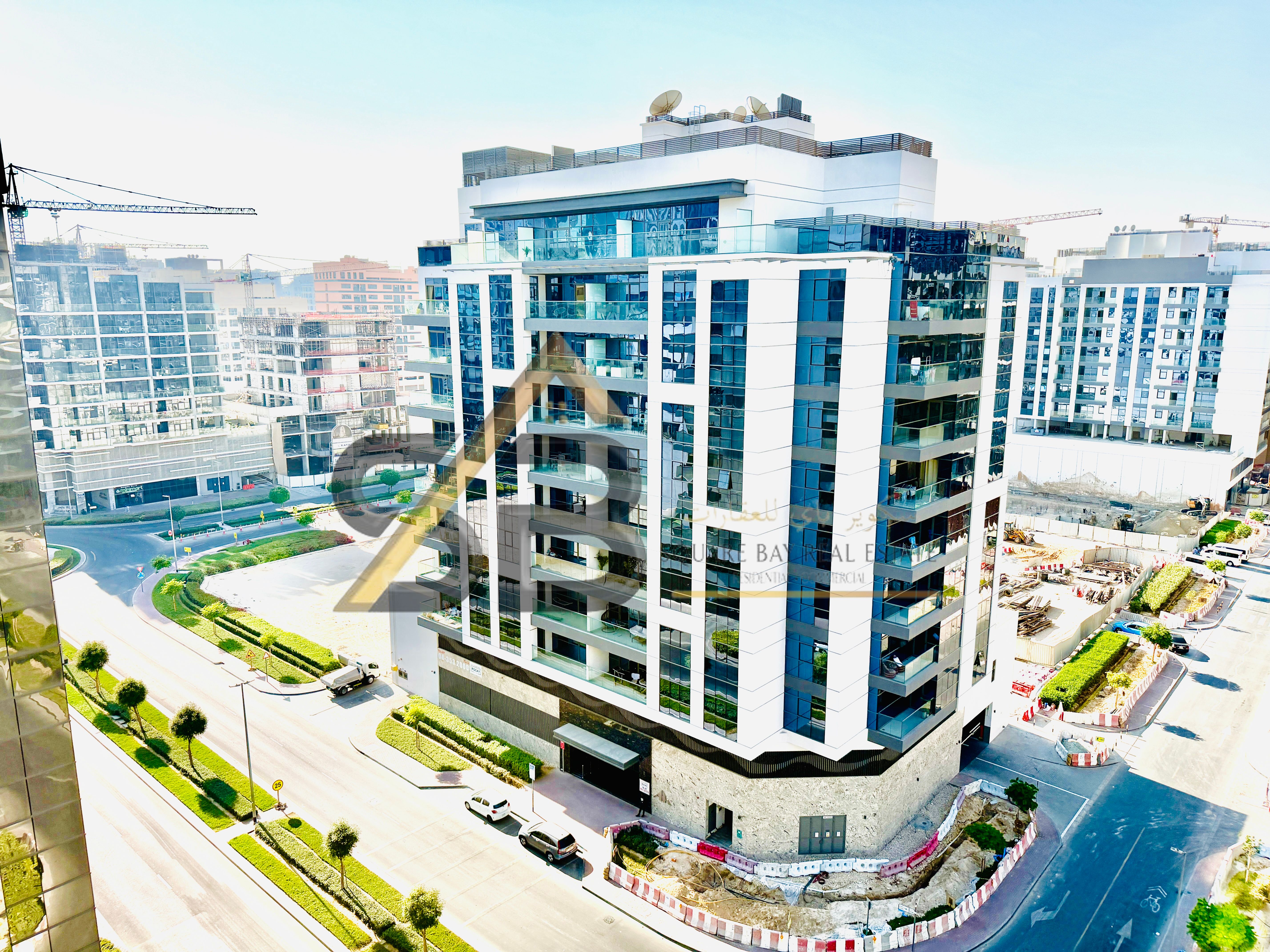 Semi-Furnished 1BHK|Close to Sheikh zayd road|Prime location|