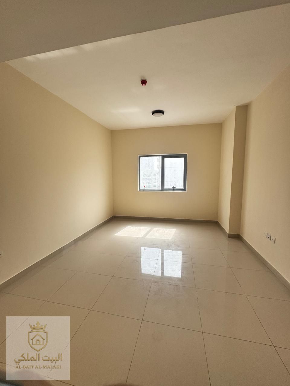 Elegant 1 Bedroom Apartment with Balcony and Parking