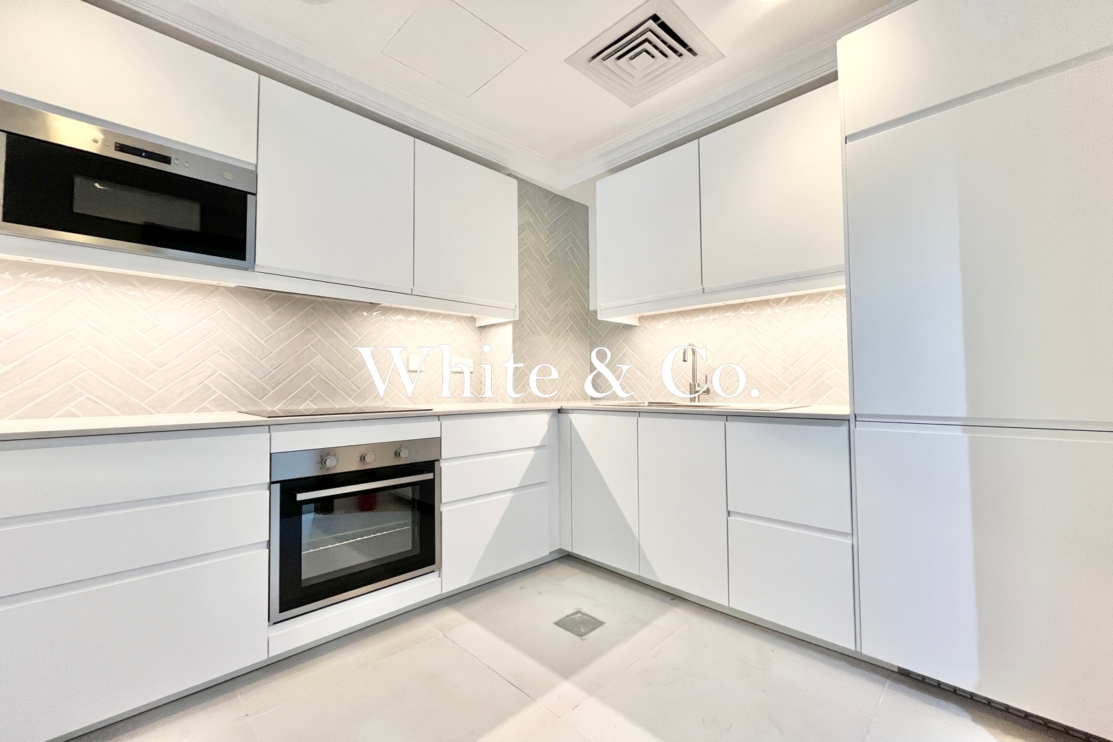 Upgraded | Unfurnished | High Floor Unit