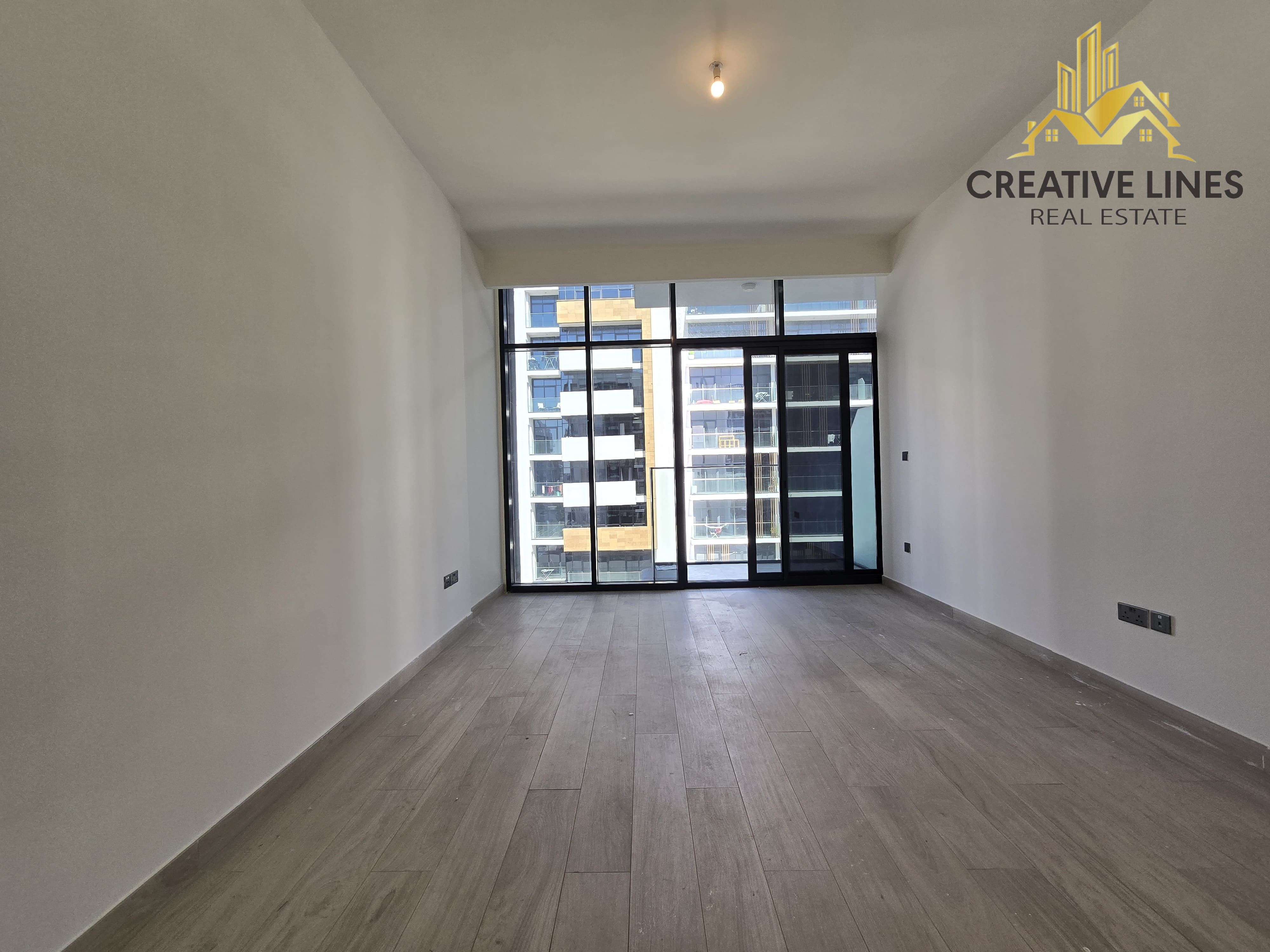 SPACIOUS STUDIO // READY TO MOVE // POOL VIEW