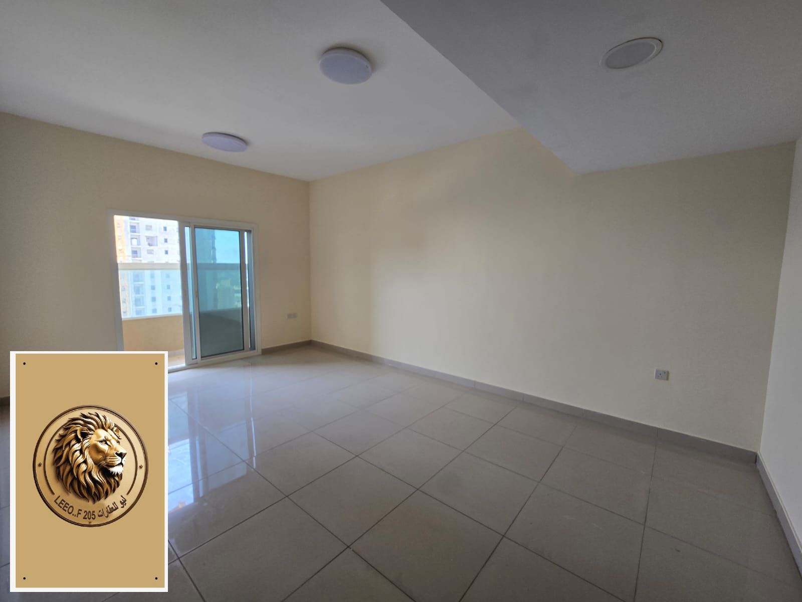 Peace, mercy and blessings of God A unique opportunity to live in a very vital location in Al Nuaimiya 1 - Ajman Apartment Room and Lounge wit