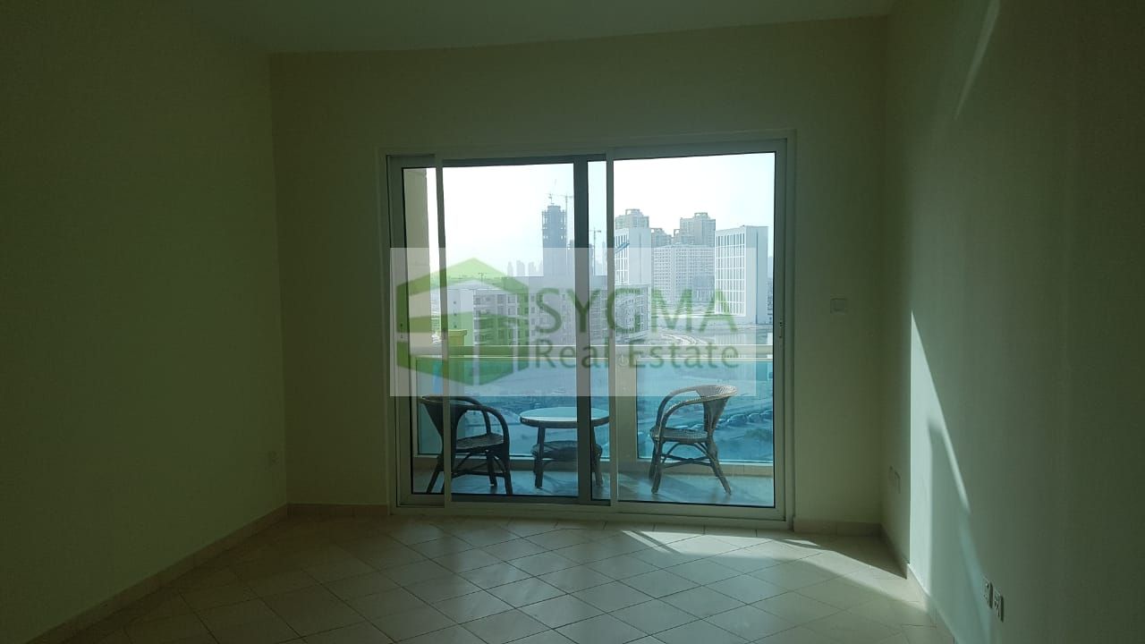 Full Lake View| Vacant| Low Floor| Ready to Move