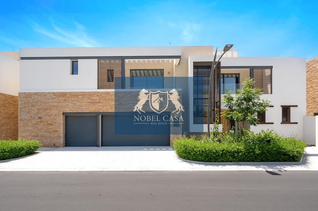 Luxury 5BR Villa | Vacant | Prime Location