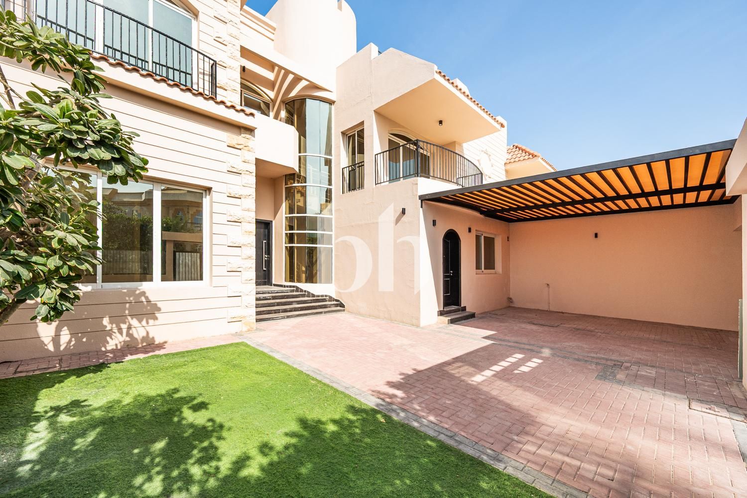 Fully Renovated | Shared Pool | Amazing Location