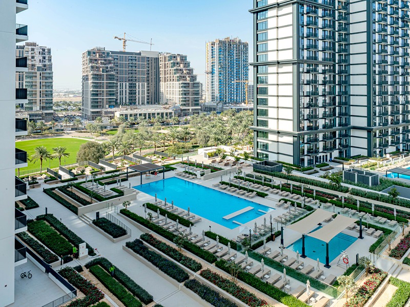 Pool View | High Floor | Corner unit