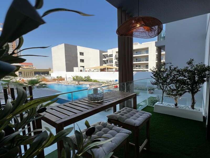 Pool View | Vacant | Study Room