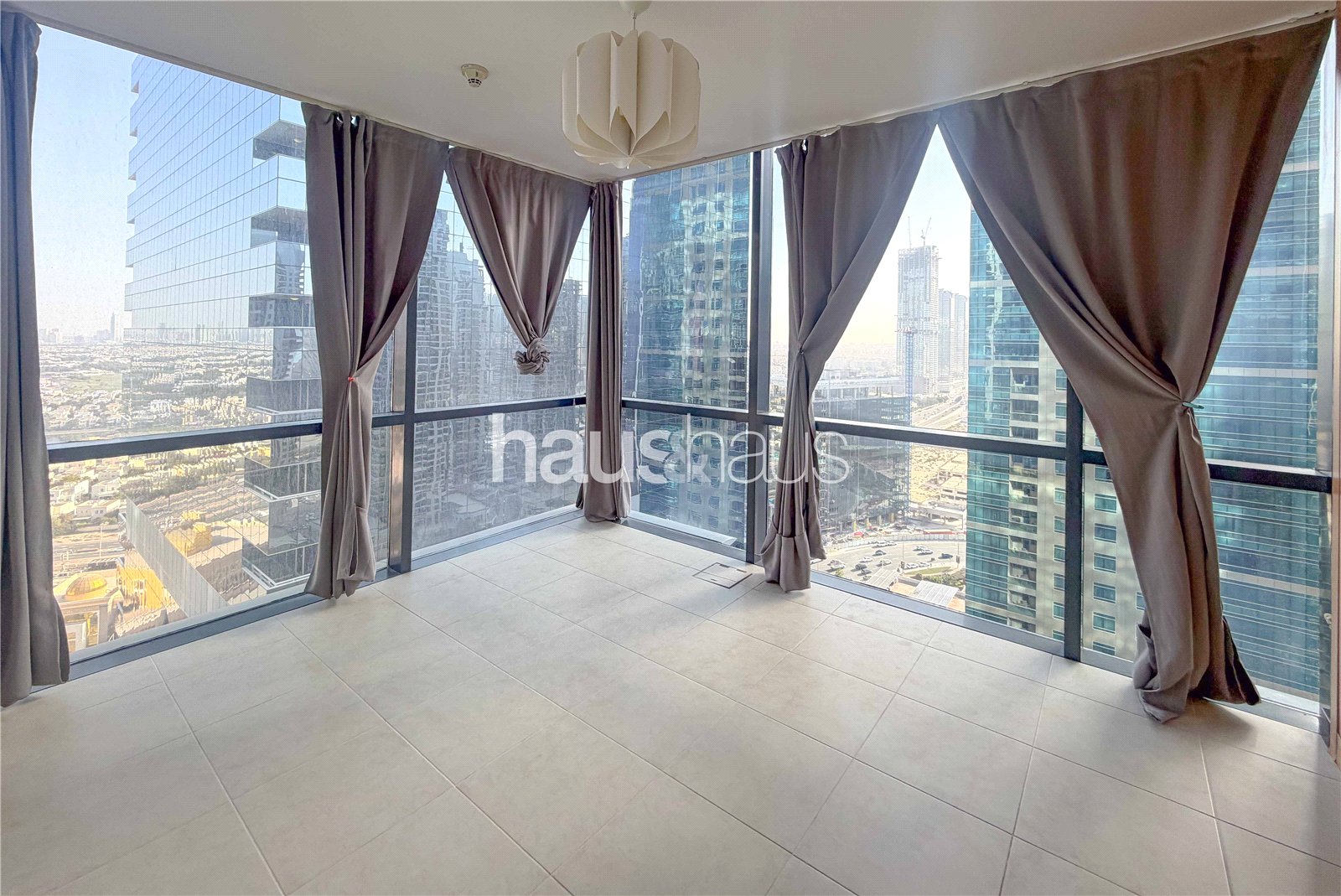 Bright | Spacious | Close to Metro