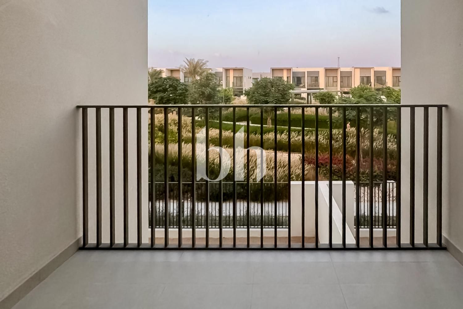 Single row | Middle kitchen | Small park view