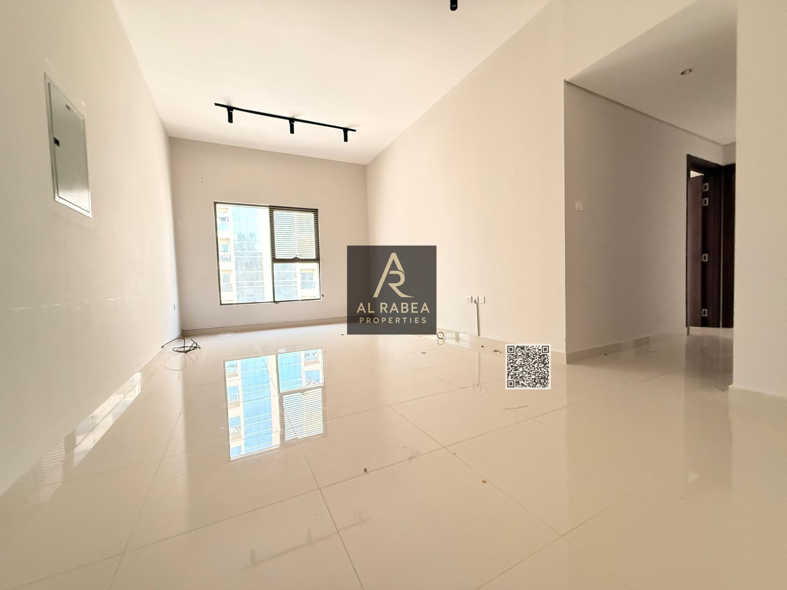 Two bedrooms and a living room, second occupancy. Two bathrooms. A great opportunity for family living in a quiet and convenient location. Ample space