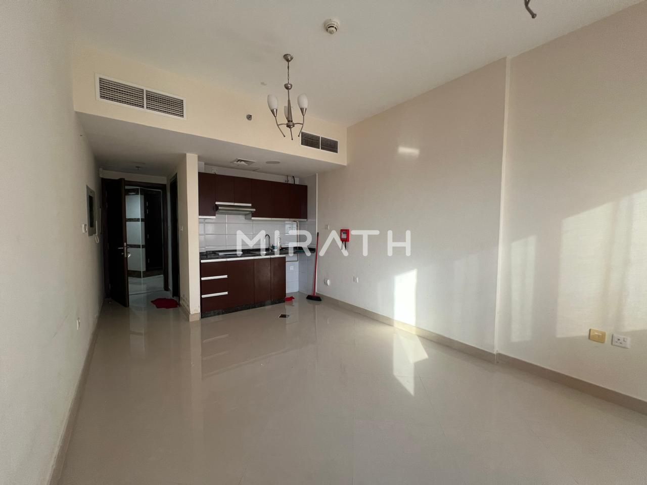 WELL MAINTAINED I FAMILY BUILDING | STUDIO APARTMENT