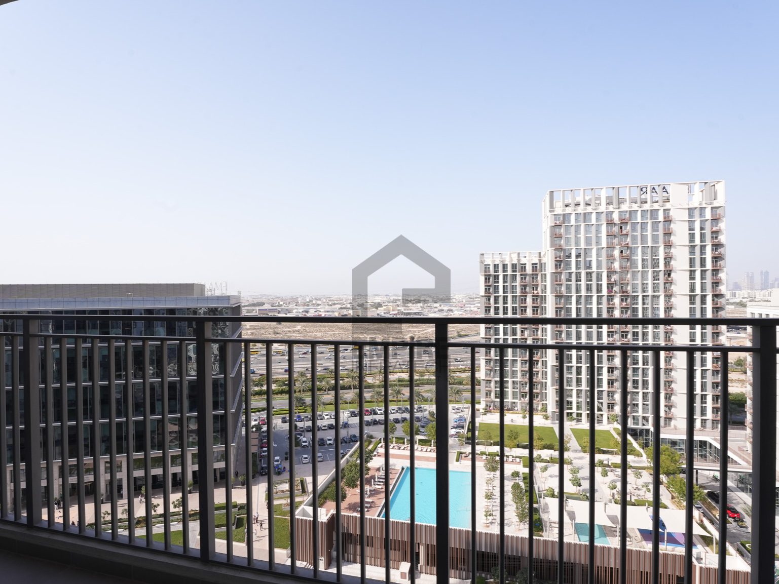 Spacious and Bright Unit | Pool n Community View