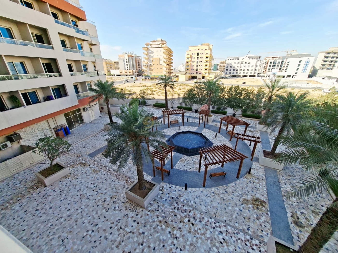 Corner |Spacious |With Balcony |Overlooking Park